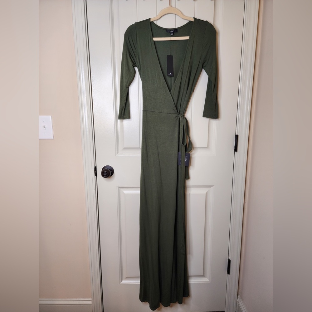 Lulus maxi wrap dress NWT